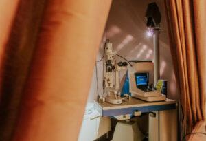 Lenti Free Form: Tecnologia e Precisione per una Vista Perfetta