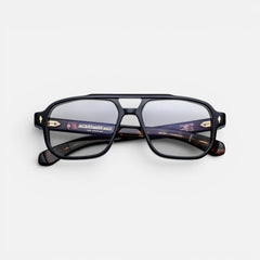 Evans_Noir15_RX_Front_Cropped_5377x3585_dx3ht9