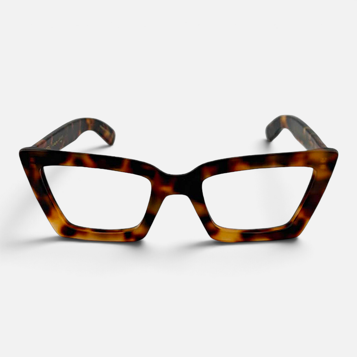 Occhiali da vista Bottega di Sguardi modello Fotia cat-eye in acetato tartarugato fatti a mano in Italia