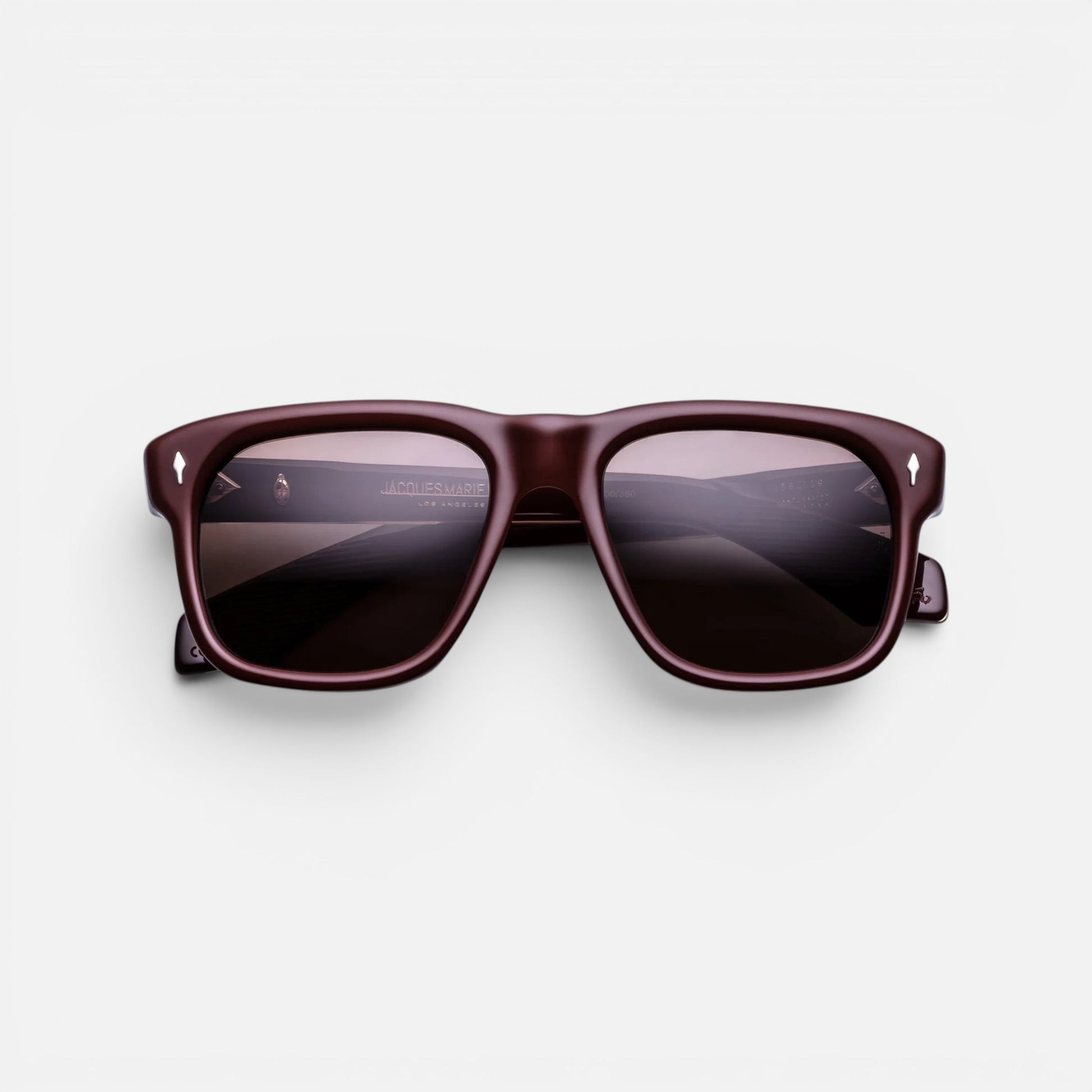Yves_Bordeaux_Front_Cropped_5377x3585_fnzg8l