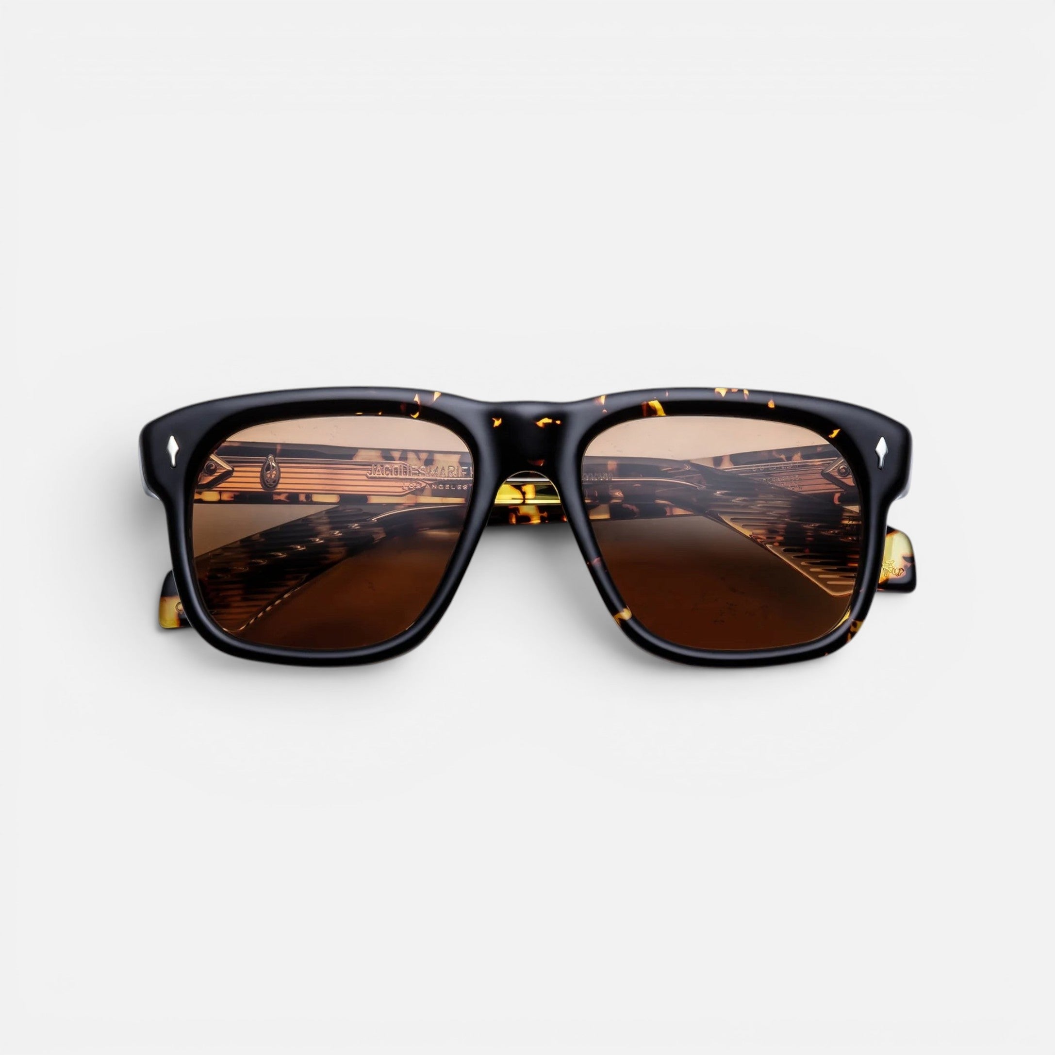 Yves_Tokyo_Front_Cropped_5377x3585_qmxoku
